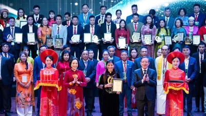 ពានរង្វាន់ Mai An Tiem ផ្តល់កិត្តិយសដល់ផលិតផលធម្មតាចំនួន 100 របស់សហករណ៍ទូទាំងប្រទេស