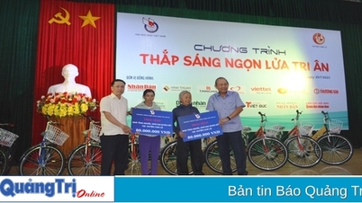 ផ្តល់អំណោយដល់គ្រួសារគោលនយោបាយ គ្រួសារក្រីក្រ ប្រជានេសាទ និងសិស្សានុសិស្ស