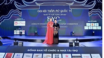 Hoa hậu Lý Kim Ngân khoe sắc áo dài tại Hà Nam | Phụ nữ