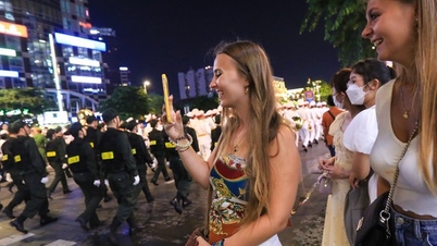 'Tôi đến Việt Nam 3 ngày nhưng uống 7 bữa cà phê'