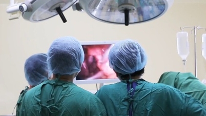 ロンアンの42歳の女性が大腸憩室穿孔のため入院。これは多くのベトナム人が経験する症状である。