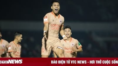 Văn Thanh lập cú đúp, CLB Công an Hà Nội đánh bại CLB TP.HCM