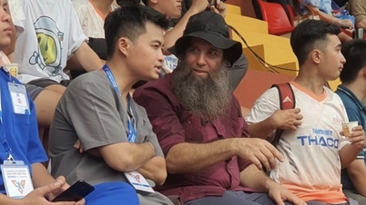 គ្រូជនជាតិអាមេរិកនៅលើឆាក