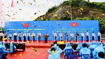 Official announcement of opening of Hoanh Mo (Vietnam) - Dong Trung (China) border gate pair
