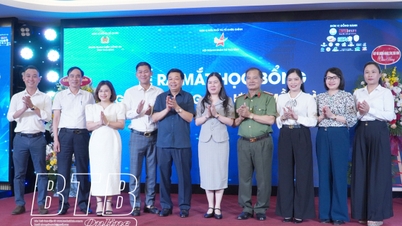 Ra mắt Quỹ học bổng “Đồng hành cùng em”