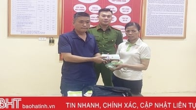 Nhặt được hơn 54 triệu đồng, người đàn ông ở Cẩm Xuyên tìm người trả lại
