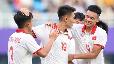 ក្រុម​អូឡាំពិក​វៀតណាម​ចូល​រួម​ចំណែក​ក្នុង​កំណត់ត្រា​ដ៏​សោកសៅ​នៃ​កីឡា​បាល់ទាត់​អាស៊ី​អាគ្នេយ៍​នៅ ​​ASIAD