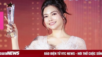 Actress Kieu Anh received the trophy of 'Outstanding Artist 2023'