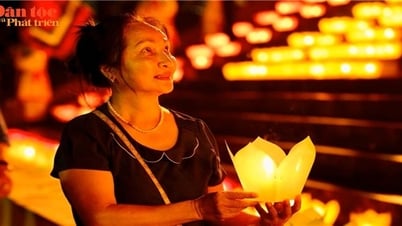 Hội hoa đăng trên dòng Lục Đầu huyền thoại