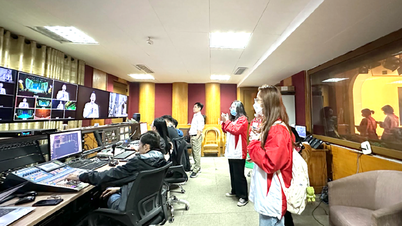 Study digital technology-oriented journalism at PTIT
