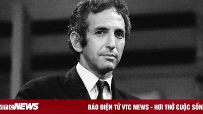 Pentagon Papers leaker on Vietnam War dies