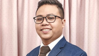 Từ thầy giáo đệm đàn đến giảng viên đại học Mỹ