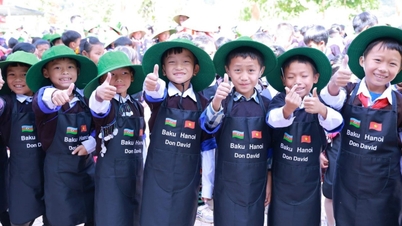 មិត្តភាពរឹងមាំតាមរយៈកម្មវិធី "អាហារសម្រាប់កុមារ" នៅ Mu Cang Chai, Yen Bai