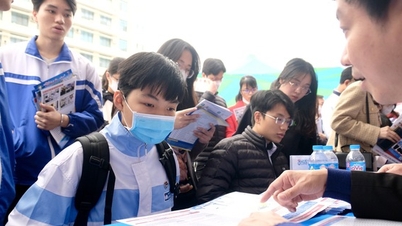 Hanoi Law University reserves nearly 50% of its quota for considering academic records.