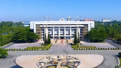 Why does Ho Chi Minh City National University have to return 2,000 billion VND to the state budget?