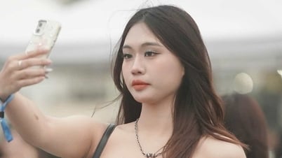 Mặc áo hở vai, váy ngắn đi xem show Trấn Thành và 30 anh trai