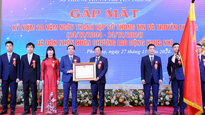 Phu Tho Department of Information and Communications celebrates 20 years of establishment and receives Second Class Labor Medal