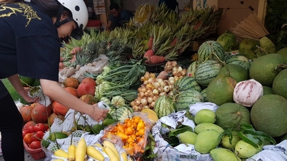 ពី 10,000 ដុងក្នុងមួយផ្លែនៅក្នុងថាសផ្លែឈើប្រាំសម្រាប់តង្វាយ Tet នៅទីក្រុងហូជីមិញ