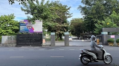 សាស្ត្រាចារ្យ និង​បុគ្គលិក​នៃ​បណ្ឌិតសភា​តន្ត្រី Hue តូចចិត្ត​ដោយសារ​ប្រាក់​ឈ្នួល​មិន​បាន​ប្រាក់ នាយក​ផ្តល់​ហេតុផល​គួរឱ្យ​ភ្ញាក់ផ្អើល