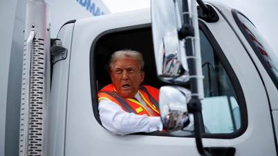Trump លេចឡើងនៅលើឡានសំរាមបន្ទាប់ពីសេចក្តីថ្លែងការណ៍ 'រអិលនៃអណ្តាត' របស់ Biden