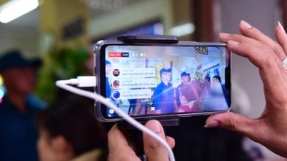 Livestream bóc phốt đồng nghiệp, tình cũ, tình mới, giải quyết được gì không?