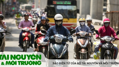 Miền Bắc nắng nóng, miền Nam mưa rào