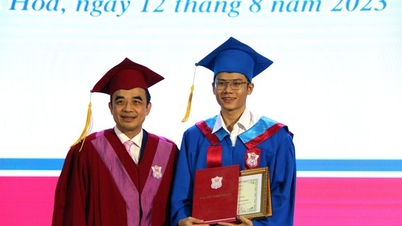 បណ្ឌិតសភាចារ្យថ្មីនៃសាលាពេទ្យ Thanh Hoa នៅទីក្រុងហាណូយ ធ្លាប់បរាជ័យក្នុងការប្រឡងចូលសាកលវិទ្យាល័យ