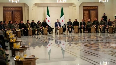 Former rebel groups agree to merge into Syrian Defense Ministry