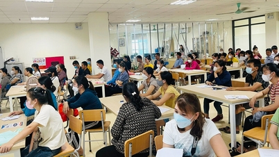โรงงานต้องการรับสมัครพนักงานด้านอิเล็กทรอนิกส์จำนวนนับหมื่นคน