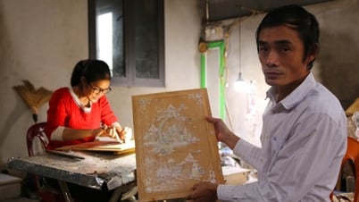 Chuyện tình yêu cổ tích của ông bà chủ "4 bàn chân héo, 4 bàn tay tươi"