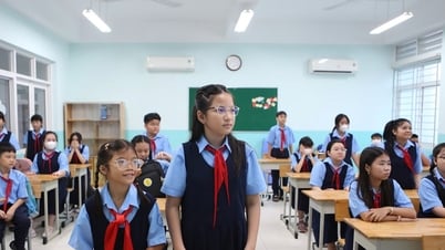 Học sinh TPHCM học tiết đầu tiên buổi sáng lúc 7h30