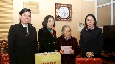 Phó Chủ tịch Quốc hội Nguyễn Thị Thanh thăm, tặng quà Tết tại Sơn La