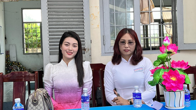 Ca sĩ Thái Hằng Nga về Bến Tre trao sách, phát triển văn hóa đọc | Phụ nữ