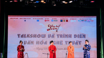 យុវជន​ផ្សព្វផ្សាយ​ពី​សម្រស់​ដ៏​ពិសេស​នៃ​សិល្បៈ​វប្បធម៌​នៃ​ការ​ច្រៀង​សាំ​នៅ​ផ្សារ