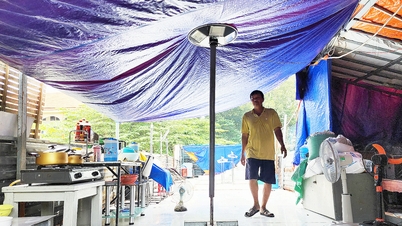 Disillusioned with settling down in Saigon because of building a house on agricultural land