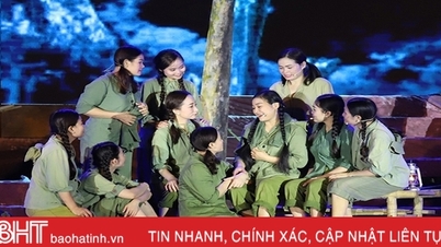 Tiếng hát át tiếng bom