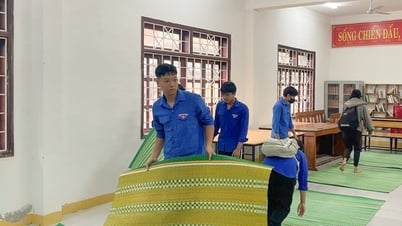 ទីក្រុង Da Nang ធ្វើសកម្មភាពក្រុមស្ម័គ្រចិត្តដើម្បីជួយប្រជាជនការពារព្យុះ Tra Mi