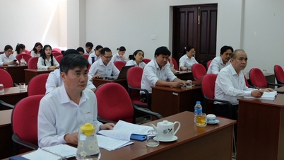 Training on propaganda work to build the Party and study and follow Ho Chi Minh's ideology and morality