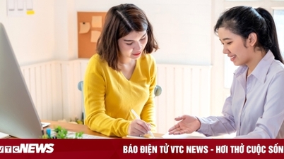 Gửi tiết kiệm ngân hàng hay mua bảo hiểm có lợi hơn?
