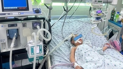 Trẻ sốt cao, giật mình chới với, cảnh giác biến chứng tay chân miệng nặng