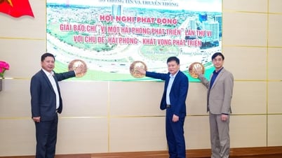 ពិធីសម្ពោធពានរង្វាន់អ្នកសារព័ត៌មាន “ដើម្បីអភិវឌ្ឍន៍ Hai Phong” លើកទី៦