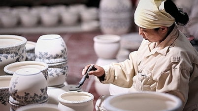 Aldea de cerámica de Bat Trang: la vitalidad del arte tradicional con la economía turística moderna