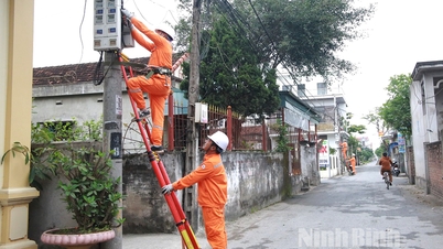 Investing in construction of works to ensure power supply during hot season in Kim Son