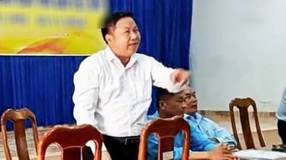 Đình chỉ công tác giám đốc công ty đập bàn khi nói chuyện với nhân viên