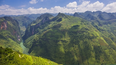 The endless beauty of Ha Giang mountains and rivers