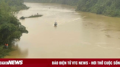 Tìm thấy thi thể các nạn nhân vụ xe rác lao từ cầu xuống sông Hương
