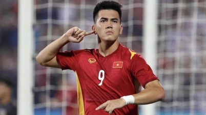 Trở thành "bóng ma" ở V-League, trò cưng HLV Park mất suất lên tuyển?