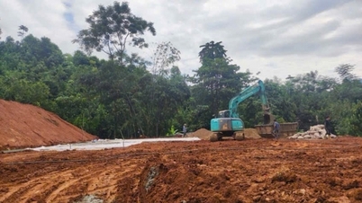 Temporary shelter for Lang Nu residents is being completed after the flood.