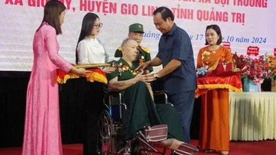 Awarding the title of Hero of the People's Armed Forces to Mr. Duong Ba Quy