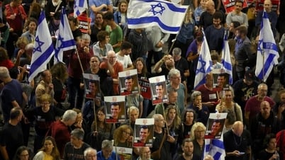 Bạo lực bùng phát ở Bờ Tây, biểu tình phản đối ông Netanyahu ở Israel